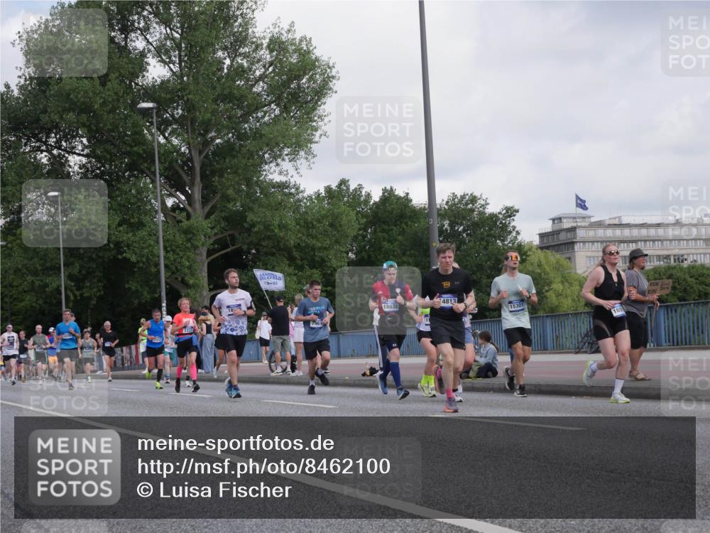 29.06.2025 - hella hamburg halbmarathon Luisa Fischer http://msf.ph/oto/8462100 29.06.2025 09:55:09 Kennedybrücke 7432, 1221, 05, 18632, 4813, 7961, 15301, 165, 1139, 1220, 1512, 4080, 7432, 7451, 7865, 7961, 8467, 10099, 10251, 10741 meine-sportfotos.de