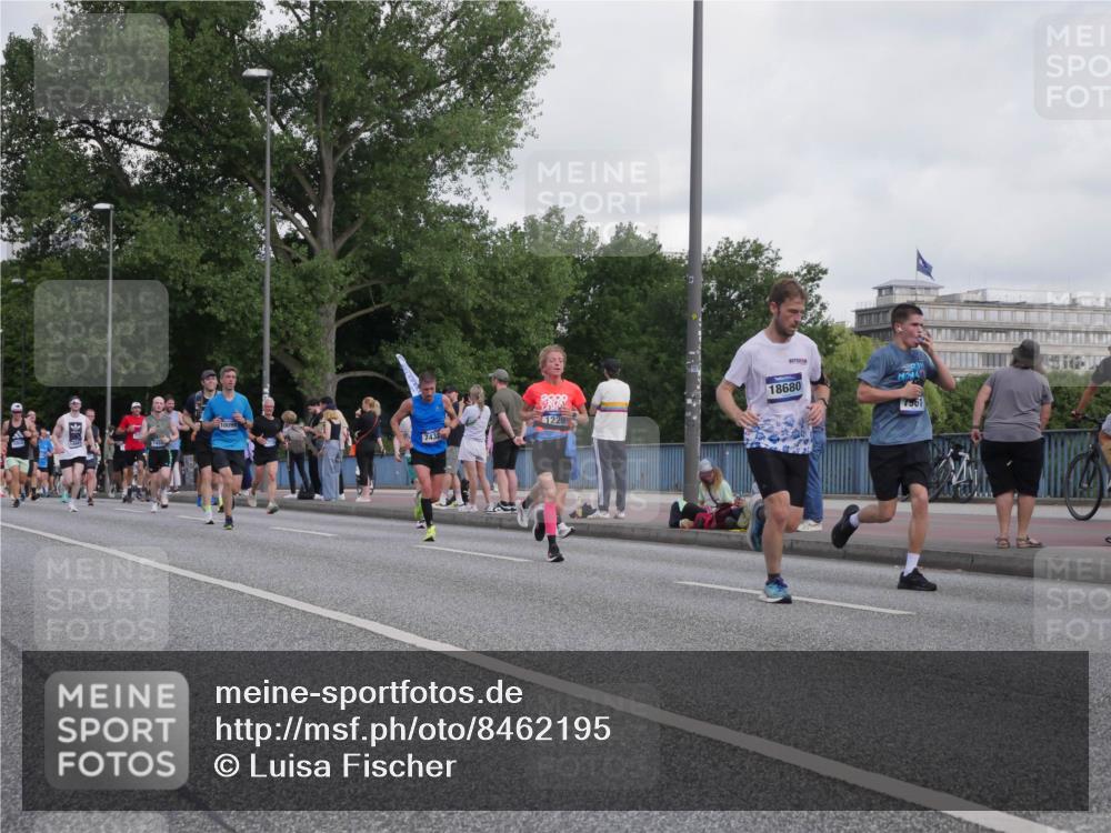 29.06.2025 - hella hamburg halbmarathon Luisa Fischer http://msf.ph/oto/8462195 29.06.2025 09:55:11 Kennedybrücke 7432, 1220, 18680, 7561, 1220, 1415, 1512, 2233, 4080, 7067, 7191, 7432, 7451, 7865, 7961, 8467, 10099, 10251, 10741 meine-sportfotos.de
