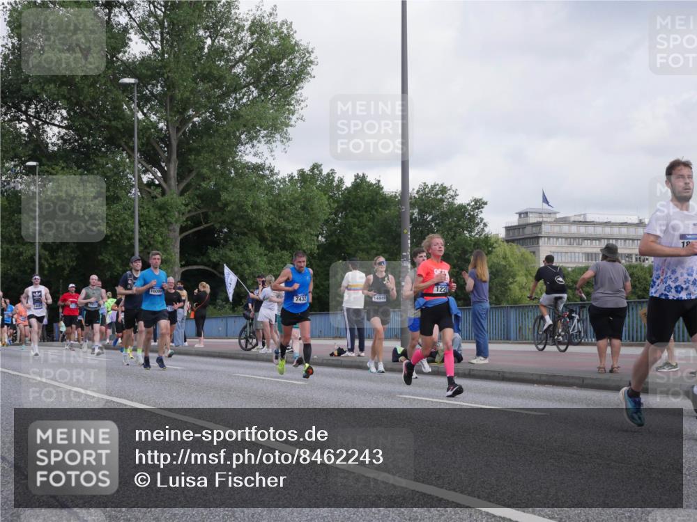 29.06.2025 - hella hamburg halbmarathon Luisa Fischer http://msf.ph/oto/8462243 29.06.2025 09:55:12 Kennedybrücke 7451, 10099, 7432, 14449, 122, 1220, 1415, 2233, 3109, 4080, 5477, 7067, 7191, 7432, 7451, 7865, 7961, 8467, 10099, 10251 meine-sportfotos.de