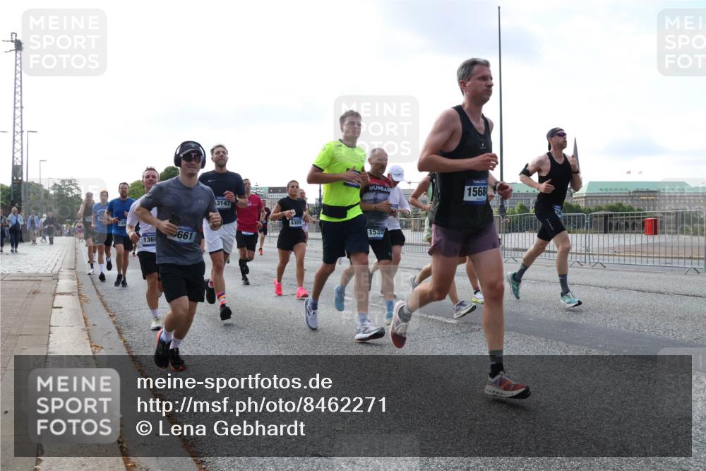 29.06.2025 - hella hamburg halbmarathon Lena Gebhardt http://msf.ph/oto/8462271 29.06.2025 09:54:56 Lombardsbrücke 661, 1369, 3147, 1568, 6389, 15350, 1200, 1549, 1817, 1942, 2222, 2367, 2442, 2470, 2561, 2592, 2596, 2670, 2816, 2955, 3208, 3209, 3258, 3562, 4017, 4121, 4816, 4832, 5399, 5447, 5638, 5705, 5706, 5884, 6027, 6266, 6290, 6389, 6723, 6819, 6923, 6978, 6991, 7087, 7274, 7335, 7659, 7709, 7908, 8117, 8142, 8371, 8374, 8437, 8482, 8487, 8657, 8693, 8889, 8916, 8981, 9031, 9038, 9051, 9093, 9159, 9476, 9661, 9710, 9869, 9924, 9931, 10057, 10237, 11333 meine-sportfotos.de