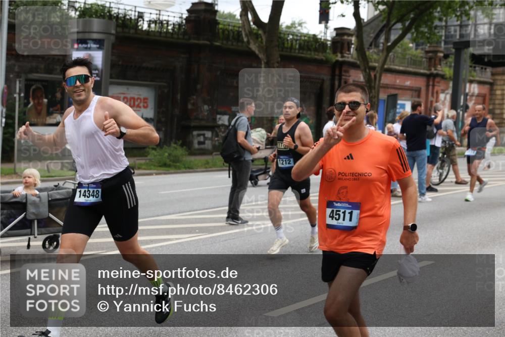 29.06.2025 - hella hamburg halbmarathon Yannick Fuchs http://msf.ph/oto/8462306 29.06.2025 10:56:51 20KM 1114, 1126, 1194, 1212, 1420, 1427, 1531, 1674, 1851, 2447, 2582, 2683, 2911, 3001, 3182, 3248, 3625, 3740, 4389, 4511, 4538, 5708, 5763, 6311, 6602, 6752, 6966, 7453, 7869, 8068, 8176, 8721, 8730, 9306, 11180, 11310, 12004, 12008, 12286, 12571, 12836, 12978, 13739, 13874, 13939, 14348, 14677, 14917, 16420, 16540, 17045, 17096, 17119, 17142, 17818, 18382, 18530 meine-sportfotos.de