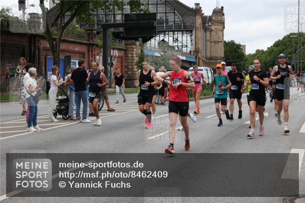 29.06.2025 - hella hamburg halbmarathon Yannick Fuchs http://msf.ph/oto/8462409 29.06.2025 10:56:52 20KM 1114, 1126, 1194, 1212, 1420, 1427, 1531, 1674, 1851, 1881, 2447, 2582, 2683, 2911, 3001, 3182, 3248, 3625, 3740, 4389, 4511, 4538, 5708, 5763, 6311, 6602, 6966, 7453, 7869, 8068, 8176, 8721, 8730, 9306, 11180, 11310, 12004, 12008, 12286, 12571, 12836, 12978, 13739, 13874, 13939, 14348, 14677, 14917, 16420, 16540, 17045, 17096, 17119, 17142, 17818, 18382, 18530, 18999 meine-sportfotos.de