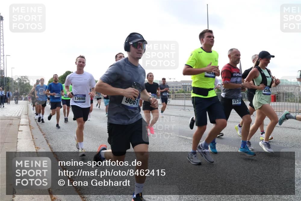 29.06.2025 - hella hamburg halbmarathon Lena Gebhardt http://msf.ph/oto/8462415 29.06.2025 09:54:56 Lombardsbrücke 14814, 12094, 320, 13698, 9661, 1834, 153, 259, 1200, 1549, 1817, 1942, 2222, 2367, 2442, 2470, 2561, 2592, 2596, 2670, 2816, 2955, 3208, 3209, 3258, 3562, 4017, 4121, 4816, 4832, 5399, 5447, 5638, 5705, 5706, 5884, 6027, 6266, 6290, 6389, 6723, 6819, 6923, 6978, 6991, 7087, 7274, 7335, 7659, 7709, 7908, 8117, 8142, 8371, 8374, 8437, 8482, 8487, 8657, 8693, 8889, 8916, 8981, 9031, 9038, 9051, 9093, 9159, 9476, 9661, 9710, 9869, 9924, 9931, 10057, 10237, 11333 meine-sportfotos.de
