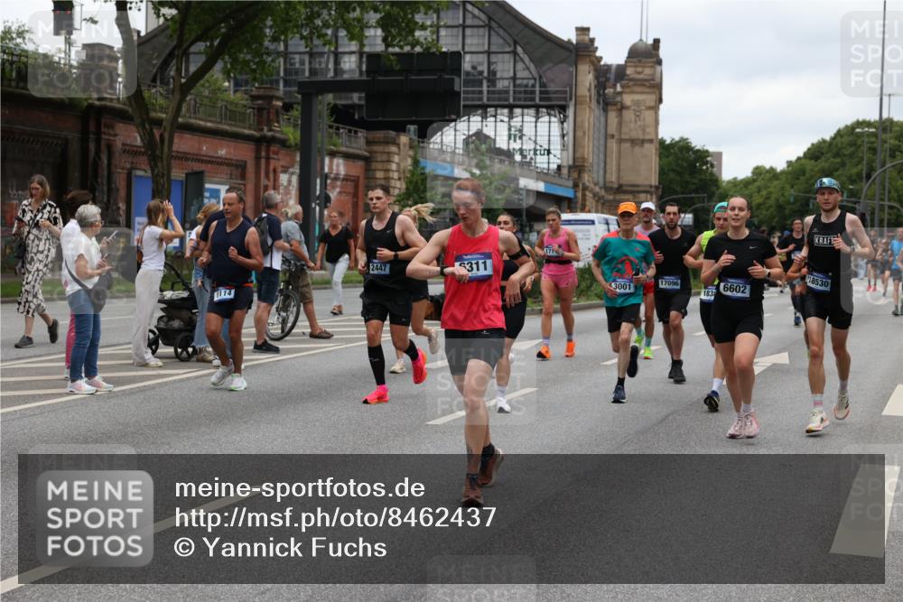 29.06.2025 - hella hamburg halbmarathon Yannick Fuchs http://msf.ph/oto/8462437 29.06.2025 10:56:52 20KM 1114, 1126, 1194, 1212, 1420, 1427, 1531, 1674, 1851, 1881, 2447, 2582, 2683, 2911, 3001, 3182, 3248, 3625, 3740, 4389, 4511, 4538, 5708, 5763, 6311, 6602, 6966, 7453, 7869, 8068, 8176, 8721, 8730, 9306, 11180, 11310, 12004, 12008, 12286, 12571, 12836, 12978, 13739, 13874, 13939, 14348, 14677, 14917, 16420, 16540, 17045, 17096, 17119, 17142, 17818, 18382, 18530, 18999 meine-sportfotos.de