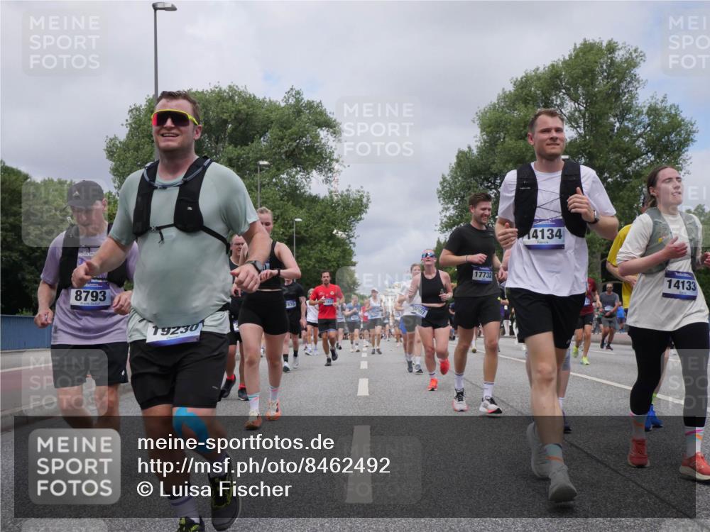 29.06.2025 - hella hamburg halbmarathon Luisa Fischer http://msf.ph/oto/8462492 29.06.2025 10:39:45 Kennedybrücke 8793, 19230, 17732, 4134, 14133, 1008, 1010, 1224, 3401, 3699, 4245, 5171, 5540, 5809, 6184, 6417, 8581, 9432, 10487, 10531, 10577 meine-sportfotos.de