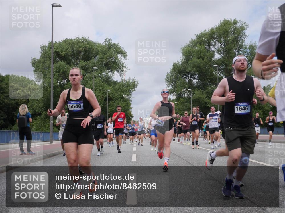 29.06.2025 - hella hamburg halbmarathon Luisa Fischer http://msf.ph/oto/8462509 29.06.2025 10:39:46 Kennedybrücke 115, 5540, 2870, 11672, 13679, 8581, 6667, 16461, 1008, 1010, 1224, 3401, 3699, 4245, 5171, 5540, 5809, 6184, 6417, 7632, 8581, 9432, 9806, 10487, 10531, 10577 meine-sportfotos.de