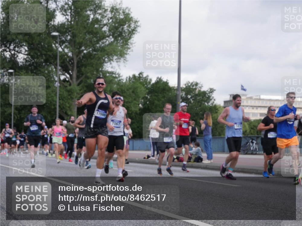 29.06.2025 - hella hamburg halbmarathon Luisa Fischer http://msf.ph/oto/8462517 29.06.2025 09:55:19 Kennedybrücke 17000, 7067, 1415, 1468, 2233, 3109, 3124, 4080, 4497, 4691, 5477, 7067, 7191, 7451, 7865, 8467, 10796 meine-sportfotos.de
