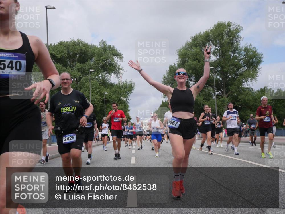 29.06.2025 - hella hamburg halbmarathon Luisa Fischer http://msf.ph/oto/8462538 29.06.2025 10:39:47 Kennedybrücke 540, 1541, 2425, 2870, 116, 3401, 3679, 18152, 6667, 8581, 1008, 1010, 3401, 3699, 4245, 5171, 5540, 5809, 6184, 6417, 7632, 8581, 9432, 9806, 10487, 10531, 10577 meine-sportfotos.de