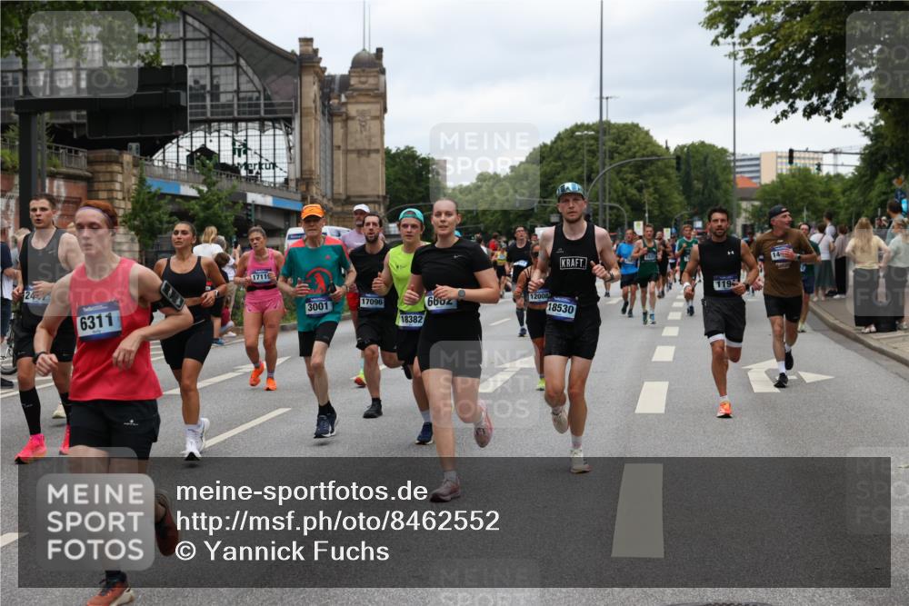 29.06.2025 - hella hamburg halbmarathon Yannick Fuchs http://msf.ph/oto/8462552 29.06.2025 10:56:52 20KM 1114, 1126, 1194, 1212, 1420, 1427, 1531, 1674, 1851, 1881, 2447, 2582, 2683, 2911, 3001, 3182, 3248, 3625, 3740, 4389, 4511, 4538, 5708, 5763, 6311, 6602, 6966, 7453, 7869, 8068, 8176, 8721, 8730, 9306, 11180, 11310, 12004, 12008, 12286, 12571, 12836, 12978, 13739, 13874, 13939, 14348, 14677, 14917, 16420, 16540, 17045, 17096, 17119, 17142, 17818, 18382, 18530, 18999 meine-sportfotos.de
