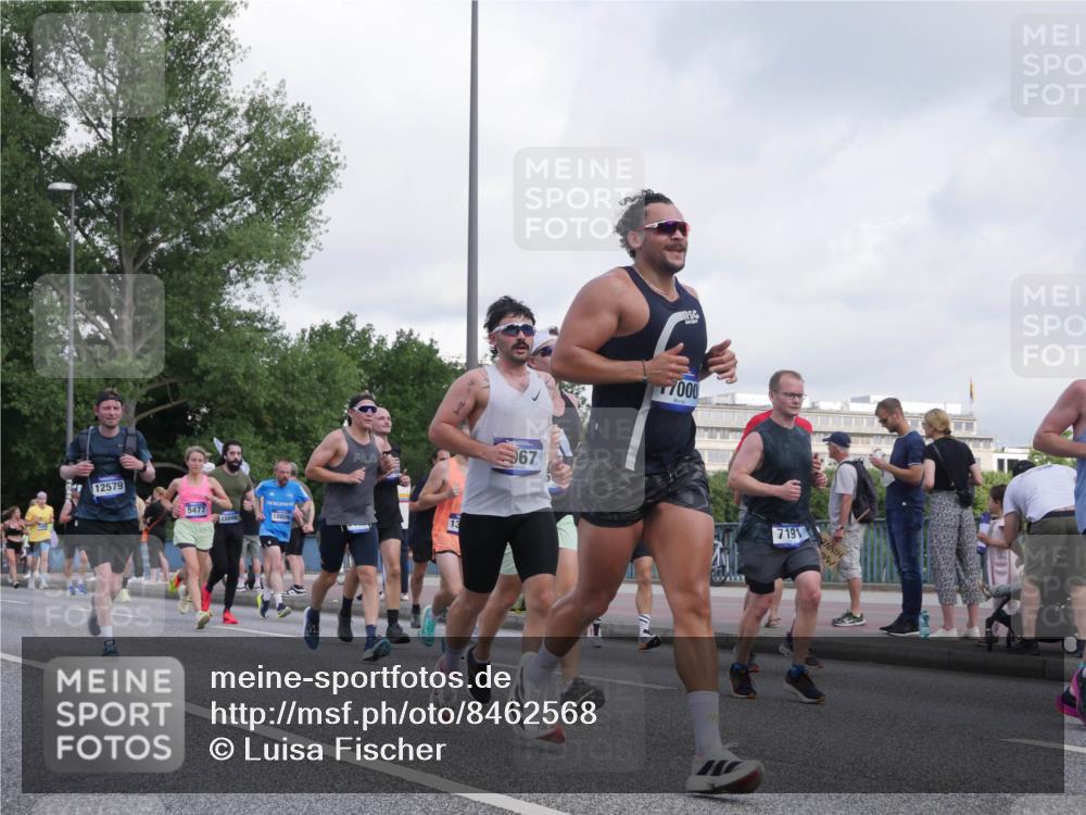 29.06.2025 - hella hamburg halbmarathon Luisa Fischer http://msf.ph/oto/8462568 29.06.2025 09:55:20 Kennedybrücke 12579, 5477, 15666, 13, 967, 7000, 7191, 1415, 1468, 2233, 3109, 3124, 4080, 4497, 4691, 5476, 5477, 7067, 7191, 7451, 7865, 8467, 10796 meine-sportfotos.de