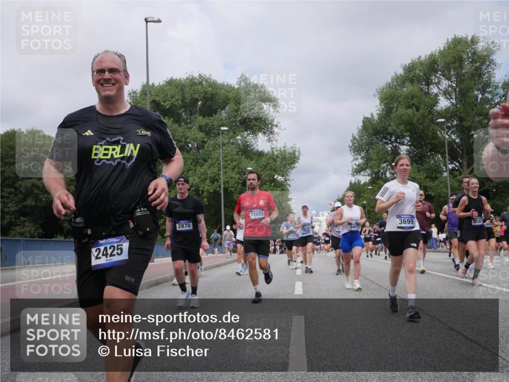 29.06.2025 - hella hamburg halbmarathon Luisa Fischer http://msf.ph/oto/8462581 29.06.2025 10:39:48 Kennedybrücke 2425, 11672, 2870, 3699, 8581, 10, 3401, 1008, 1010, 3401, 3699, 4245, 5540, 5809, 6184, 6417, 7632, 8581, 9432, 9806, 10487, 10531, 10577 meine-sportfotos.de