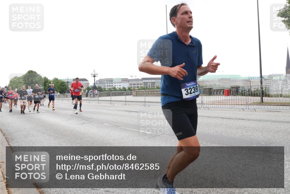 29.06.2025 - hella hamburg halbmarathon Lena Gebhardt http://msf.ph/oto/8462585 29.06.2025 10:32:04 Lombardsbrücke 5601, 3239, 1235, 1311, 1373, 1844, 1879, 1987, 2349, 2384, 2672, 2831, 2832, 2943, 3022, 3221, 3239, 3358, 3396, 3397, 3424, 3571, 3681, 3707, 3751, 3752, 3778, 3822, 4314, 4365, 4605, 4877, 4924, 5156, 5496, 5601, 5658, 5743, 5965, 6160, 6218, 6252, 6640, 6718, 6727, 7135, 7239, 7295, 7334, 7344, 7535, 7570, 7695, 7789, 7816, 7898, 8124, 8175, 8304, 8538, 8620, 8787, 8806, 8914, 9078, 9104, 9125, 9206, 9478, 9812, 9883 meine-sportfotos.de