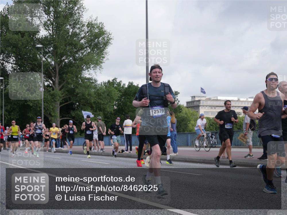 29.06.2025 - hella hamburg halbmarathon Luisa Fischer http://msf.ph/oto/8462625 29.06.2025 09:55:22 Kennedybrücke 1526, 18920, 4497, 2579, 10796, 1415, 1468, 2233, 3109, 3124, 4497, 4691, 5476, 5477, 7067, 7191, 7325, 7451, 7843, 8467, 9081, 10000, 10796 meine-sportfotos.de