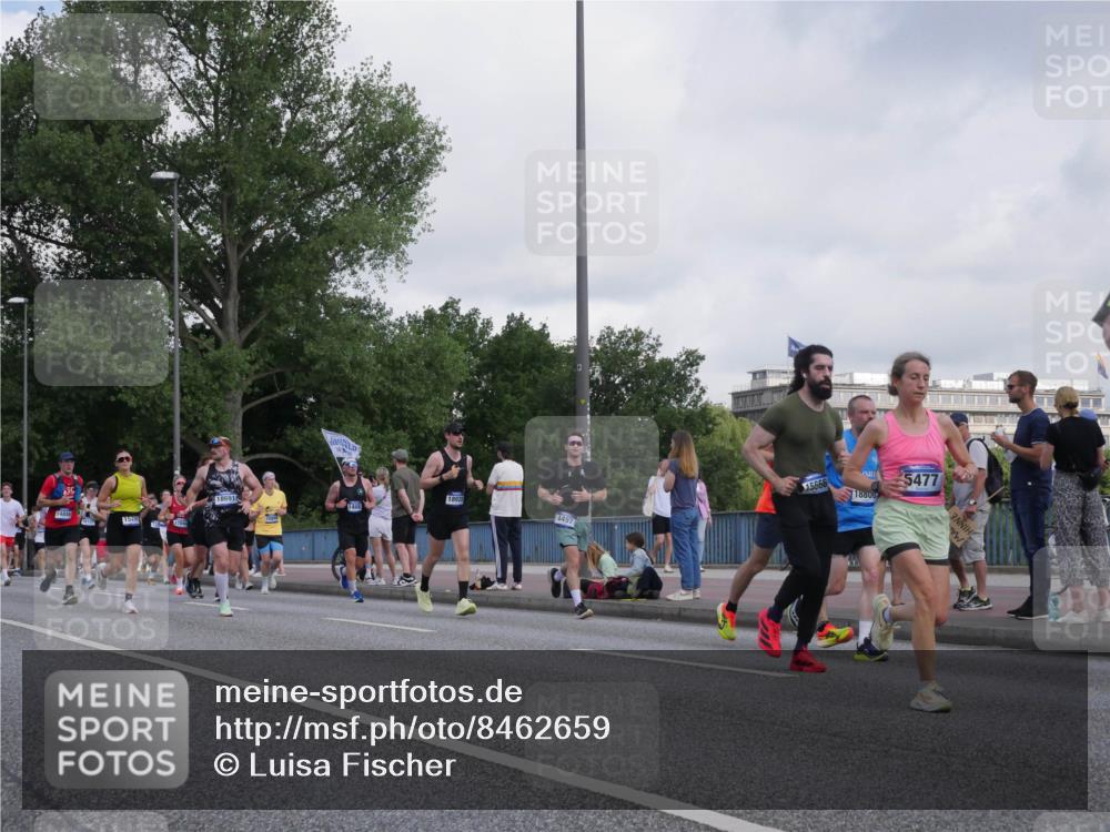 29.06.2025 - hella hamburg halbmarathon Luisa Fischer http://msf.ph/oto/8462659 29.06.2025 09:55:23 Kennedybrücke 14849, 18691, 1528, 18920, 4497, 5666, 18600, 5477, 1415, 1468, 2233, 3098, 3109, 3124, 4497, 4691, 5476, 5477, 7067, 7191, 7325, 7843, 9081, 10000, 10796 meine-sportfotos.de