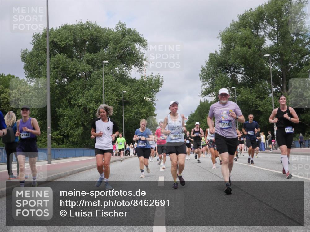 29.06.2025 - hella hamburg halbmarathon Luisa Fischer http://msf.ph/oto/8462691 29.06.2025 10:39:51 Kennedybrücke 17943, 9806, 16, 1008, 1010, 1889, 1008, 1010, 3401, 3699, 3895, 4245, 5809, 6184, 6359, 7632, 8581, 9432, 9806, 10123, 10487, 10531, 10577 meine-sportfotos.de