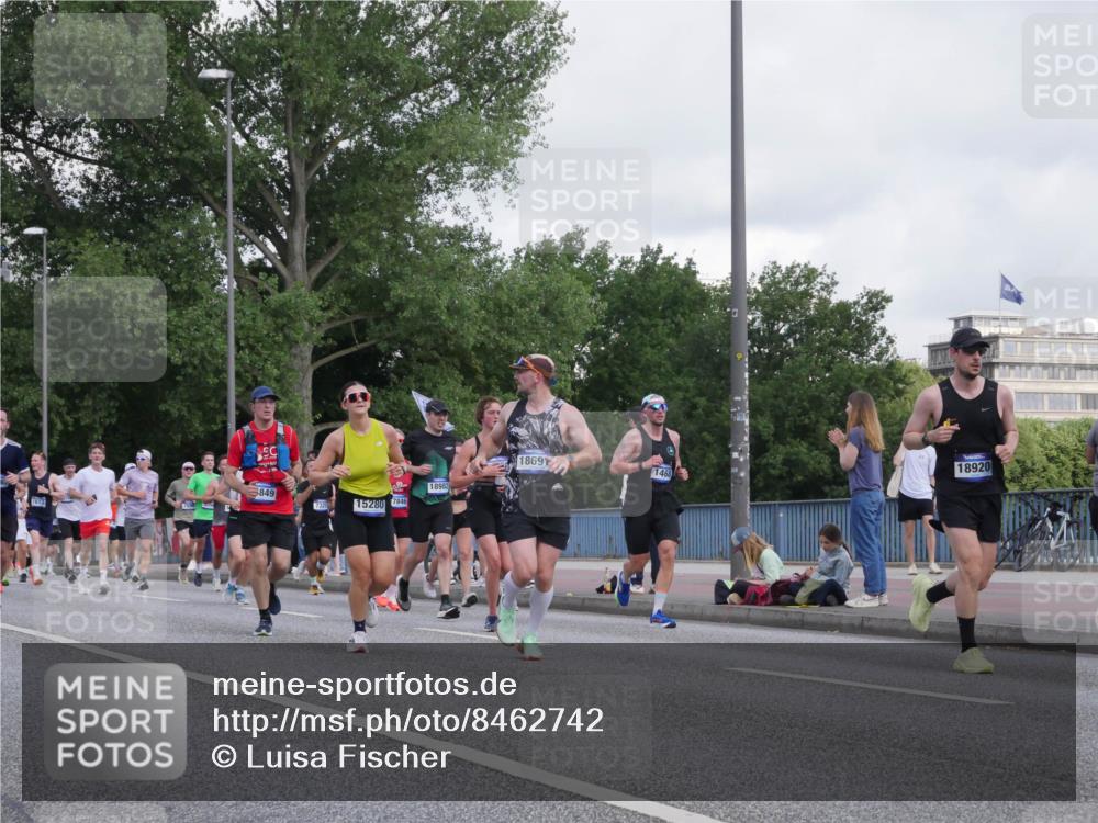 29.06.2025 - hella hamburg halbmarathon Luisa Fischer http://msf.ph/oto/8462742 29.06.2025 09:55:25 Kennedybrücke 849, 1613, 1343, 15280, 7846, 18982, 1869, 1468, 18920, 1070, 1468, 1613, 1782, 3098, 3109, 3124, 4497, 4691, 5476, 5477, 7325, 7599, 7843, 9081, 10000, 10750, 10796 meine-sportfotos.de