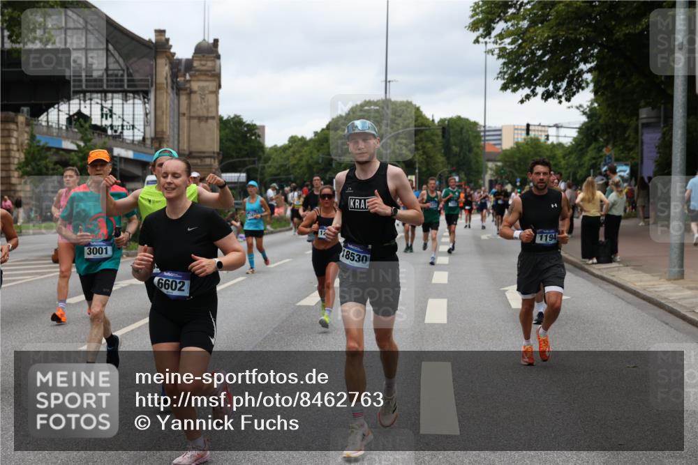 29.06.2025 - hella hamburg halbmarathon Yannick Fuchs http://msf.ph/oto/8462763 29.06.2025 10:56:53 20KM 1114, 1126, 1194, 1212, 1420, 1427, 1531, 1674, 1851, 1881, 2447, 2582, 2683, 2911, 3001, 3182, 3248, 3625, 3740, 4389, 4511, 4538, 5653, 5708, 5763, 6311, 6602, 6966, 7453, 8068, 8176, 8721, 8730, 9306, 9554, 11310, 12004, 12008, 12286, 12571, 12836, 12978, 13739, 13874, 13939, 14348, 14677, 14917, 16420, 16540, 17045, 17096, 17119, 17142, 17818, 18382, 18530, 18999, 19241 meine-sportfotos.de