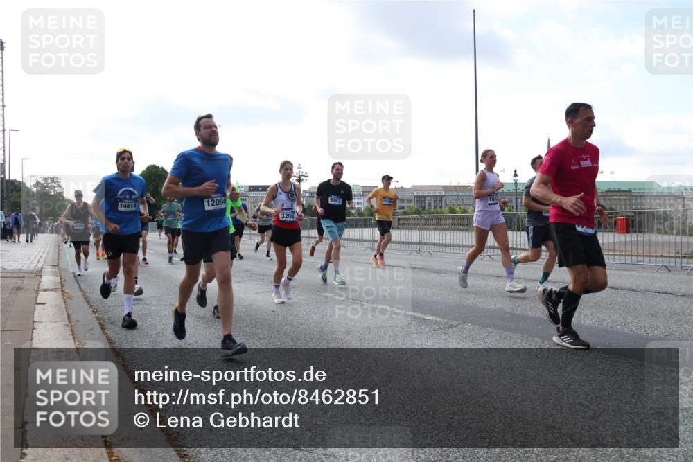 29.06.2025 - hella hamburg halbmarathon Lena Gebhardt http://msf.ph/oto/8462851 29.06.2025 09:54:57 Lombardsbrücke 16402, 14814, 12094, 3208, 9093, 1612, 1200, 1549, 1817, 1942, 2222, 2367, 2442, 2470, 2561, 2592, 2596, 2670, 2816, 2955, 3208, 3209, 3258, 3562, 4017, 4121, 4816, 4832, 5399, 5447, 5638, 5705, 5706, 5884, 6027, 6266, 6290, 6389, 6723, 6819, 6923, 6978, 6991, 7087, 7274, 7335, 7659, 7908, 8117, 8142, 8371, 8374, 8437, 8482, 8487, 8657, 8693, 8889, 8916, 8981, 9031, 9038, 9051, 9093, 9159, 9476, 9661, 9710, 9869, 9924, 9931, 10057, 11333 meine-sportfotos.de