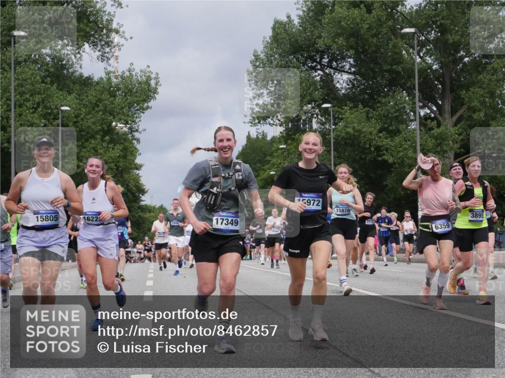 29.06.2025 - hella hamburg halbmarathon Luisa Fischer http://msf.ph/oto/8462857 29.06.2025 10:39:57 Kennedybrücke 15805, 1622, 084, 9918, 1948, 17349, 13165, 5972, 15876, 7773, 17115, 6359, 3895, 811, 1948, 2811, 3895, 5789, 5809, 6184, 6359, 7632, 7773, 8936, 8937, 9806, 10123, 10487 meine-sportfotos.de