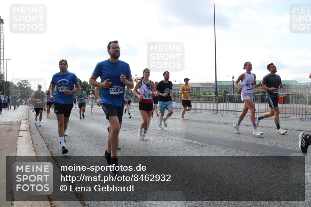 29.06.2025 - hella hamburg halbmarathon Lena Gebhardt http://msf.ph/oto/8462932 29.06.2025 09:54:58 Lombardsbrücke 14814, 12094, 3208, 9093, 1612, 1200, 1549, 1817, 1942, 2222, 2367, 2442, 2470, 2561, 2592, 2596, 2670, 2816, 2955, 3208, 3209, 3258, 4017, 4121, 4816, 4832, 5399, 5447, 5638, 5705, 5706, 5884, 6027, 6266, 6290, 6389, 6723, 6819, 6923, 6938, 6978, 6991, 7087, 7274, 7335, 7659, 7908, 8117, 8142, 8371, 8374, 8437, 8482, 8487, 8657, 8693, 8889, 8916, 8981, 9031, 9038, 9051, 9093, 9159, 9476, 9661, 9710, 9869, 9924, 9931, 10057, 11333 meine-sportfotos.de