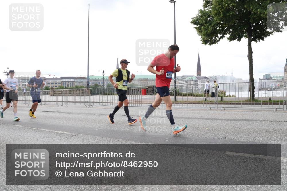 29.06.2025 - hella hamburg halbmarathon Lena Gebhardt http://msf.ph/oto/8462950 29.06.2025 10:32:07 Lombardsbrücke 18931, 18, 5601, 1235, 1311, 1373, 1879, 1987, 2349, 2384, 2672, 2831, 2832, 2943, 3022, 3221, 3239, 3358, 3365, 3396, 3397, 3424, 3571, 3681, 3707, 3751, 3752, 3778, 3822, 4314, 4365, 4605, 4857, 4877, 4924, 5156, 5496, 5601, 5658, 5743, 5965, 6160, 6218, 6252, 6718, 6727, 7135, 7239, 7295, 7334, 7344, 7535, 7570, 7695, 7789, 7816, 7898, 8124, 8127, 8175, 8304, 8538, 8620, 8787, 8806, 8914, 8993, 9078, 9104, 9125, 9206, 9478, 9812, 9883 meine-sportfotos.de