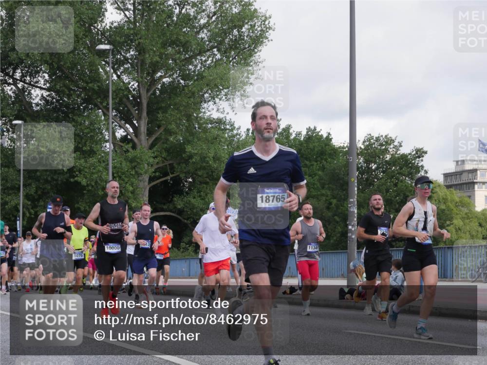 29.06.2025 - hella hamburg halbmarathon Luisa Fischer http://msf.ph/oto/8462975 29.06.2025 09:55:30 Kennedybrücke 3917, 1070, 10000, 18765, 1134, 1070, 1468, 1613, 1782, 2189, 3021, 3098, 3917, 3928, 4277, 4933, 4981, 5476, 5682, 6152, 6716, 7005, 7093, 7325, 7599, 7843, 8664, 8694, 8722, 9081, 9213, 9540, 10000, 10750 meine-sportfotos.de