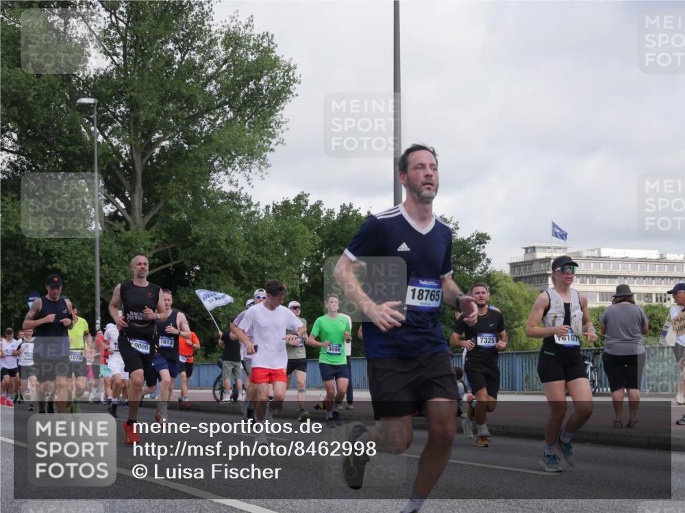 29.06.2025 - hella hamburg halbmarathon Luisa Fischer http://msf.ph/oto/8462998 29.06.2025 09:55:30 Kennedybrücke 1070, 0000, 1613, 1905, 3098, 18765, 7325, 1510, 1070, 1468, 1613, 1782, 2189, 3021, 3098, 3917, 3928, 4277, 4933, 4981, 5476, 5682, 6152, 6716, 7005, 7093, 7325, 7599, 7843, 8664, 8694, 8722, 9081, 9213, 9540, 10000, 10750 meine-sportfotos.de
