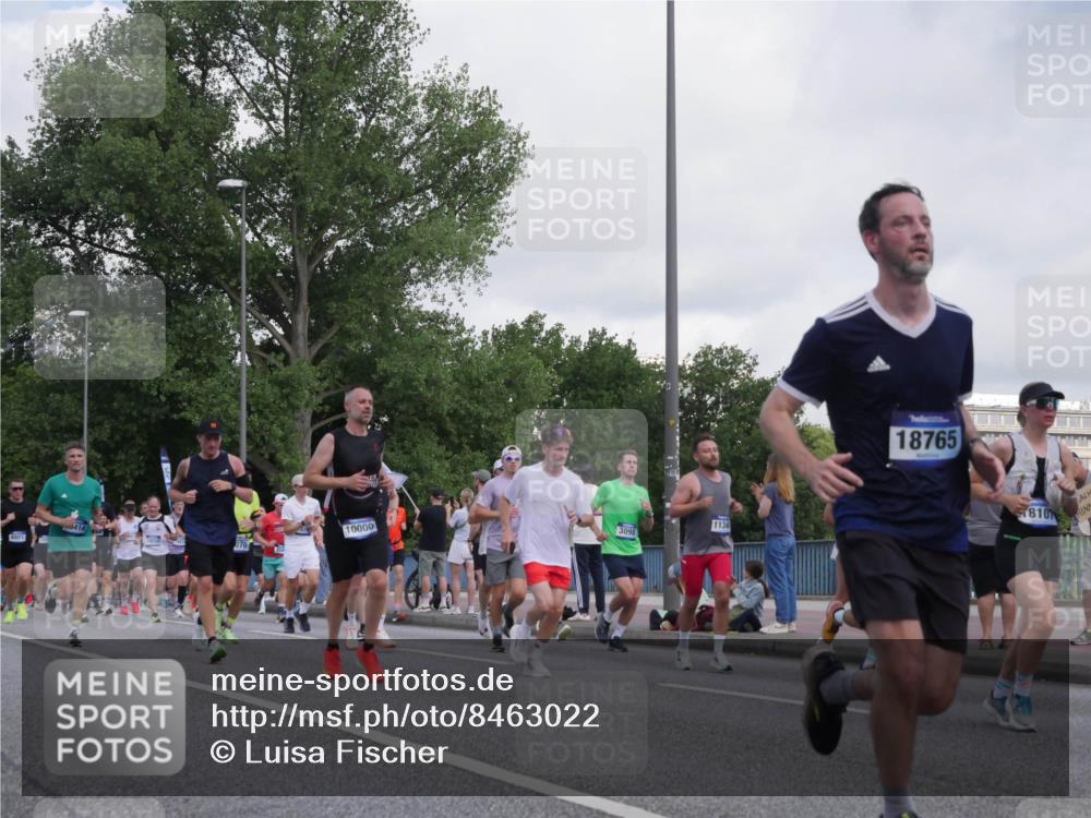 29.06.2025 - hella hamburg halbmarathon Luisa Fischer http://msf.ph/oto/8463022 29.06.2025 09:55:31 Kennedybrücke 10000, 3098, 0414, 070, 1134, 18765, 810, 1012, 1070, 1468, 1613, 1782, 2189, 3021, 3098, 3917, 3928, 4277, 4933, 4981, 5476, 5682, 6152, 6716, 7005, 7093, 7325, 7599, 7843, 8145, 8664, 8694, 8722, 9081, 9213, 9538, 9540, 10000, 10750 meine-sportfotos.de