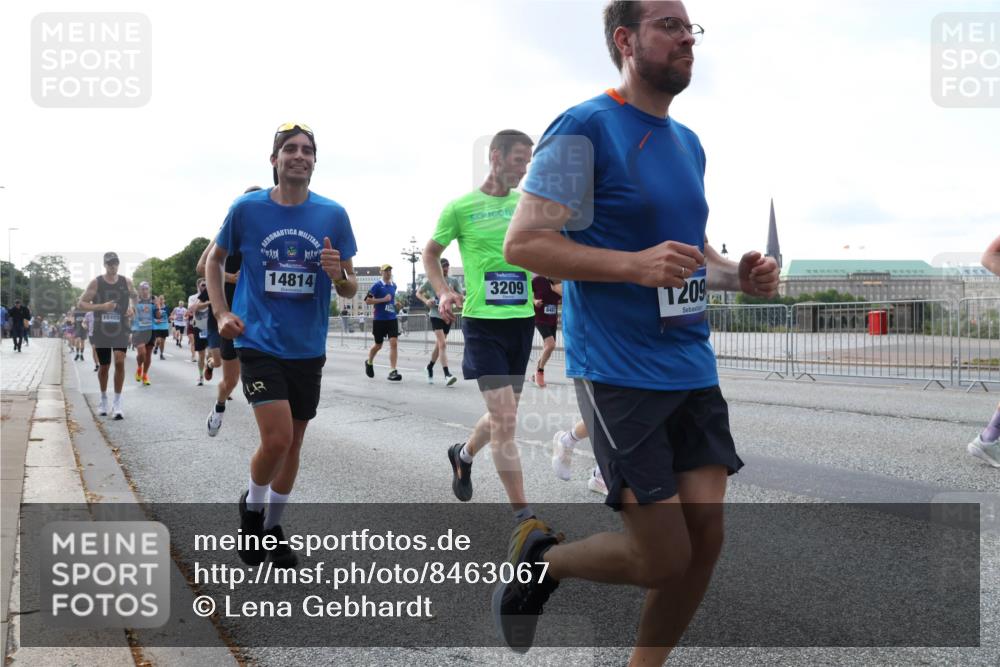 29.06.2025 - hella hamburg halbmarathon Lena Gebhardt http://msf.ph/oto/8463067 29.06.2025 09:54:58 Lombardsbrücke 16403, 11, 14814, 3209, 8481, 1209, 1200, 1549, 1817, 1942, 2222, 2367, 2442, 2470, 2561, 2592, 2596, 2670, 2816, 2955, 3208, 3209, 3258, 4017, 4121, 4816, 4832, 5399, 5447, 5638, 5705, 5706, 5884, 6027, 6266, 6290, 6389, 6723, 6819, 6923, 6938, 6978, 6991, 7087, 7274, 7335, 7659, 7908, 8117, 8142, 8371, 8374, 8437, 8482, 8487, 8657, 8693, 8889, 8916, 8981, 9031, 9038, 9051, 9093, 9159, 9476, 9661, 9710, 9869, 9924, 9931, 10057, 11333 meine-sportfotos.de