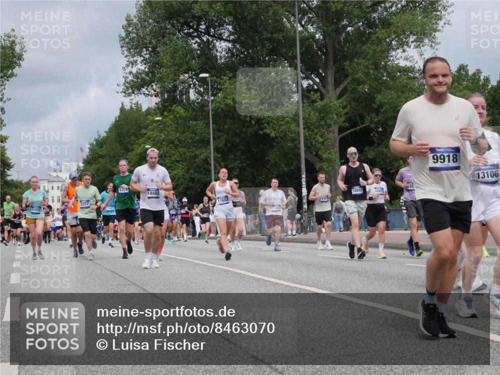 29.06.2025 - hella hamburg halbmarathon Luisa Fischer http://msf.ph/oto/8463070 29.06.2025 10:40:07 Kennedybrücke 15992, 8257, 12463, 8258, 12, 18482, 3714, 11843, 90, 10862, 1253, 13902, 15475, 9918, 13106, 1253, 1948, 2072, 2811, 3398, 3428, 5786, 7773, 8257, 8258, 8936, 8937, 9918, 10862 meine-sportfotos.de