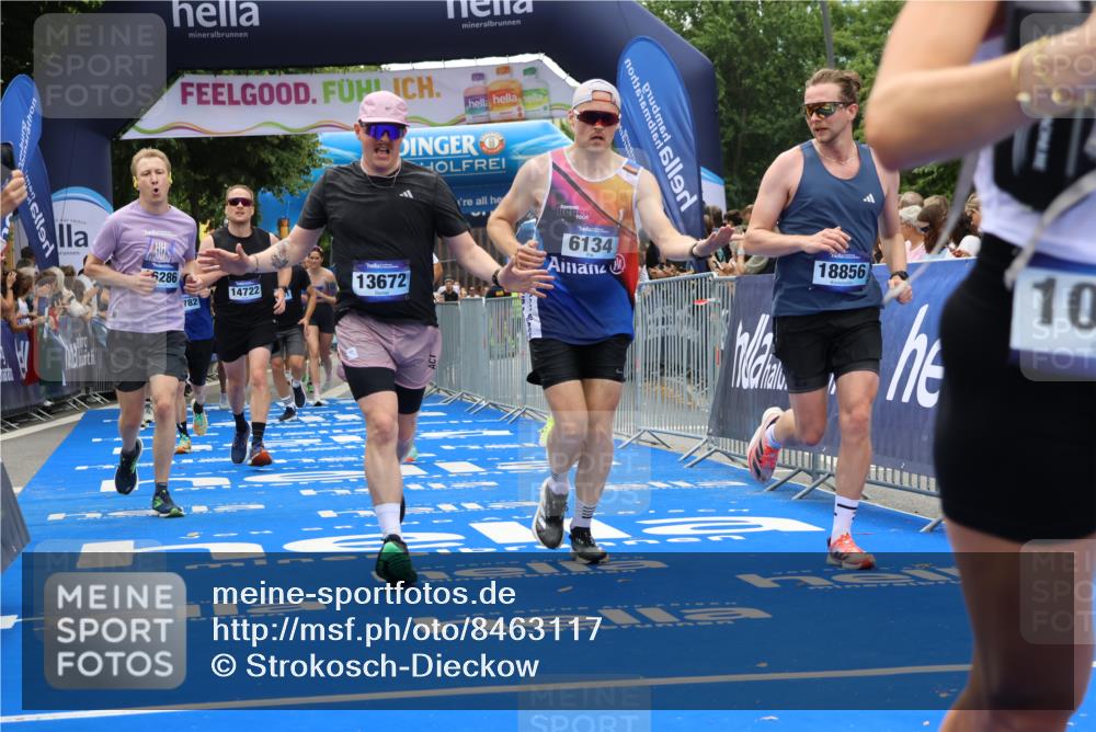 29.06.2025 - hella hamburg halbmarathon Strokosch-Dieckow http://msf.ph/oto/8463117 29.06.2025 10:47:15 Ziel 2623, 2864, 5024, 6134, 6168, 6203, 6373, 6716, 7480, 10208, 10211, 11491, 11518, 13007, 13672, 13782, 14722, 15611, 16089, 16286, 17718, 17915, 18856 meine-sportfotos.de