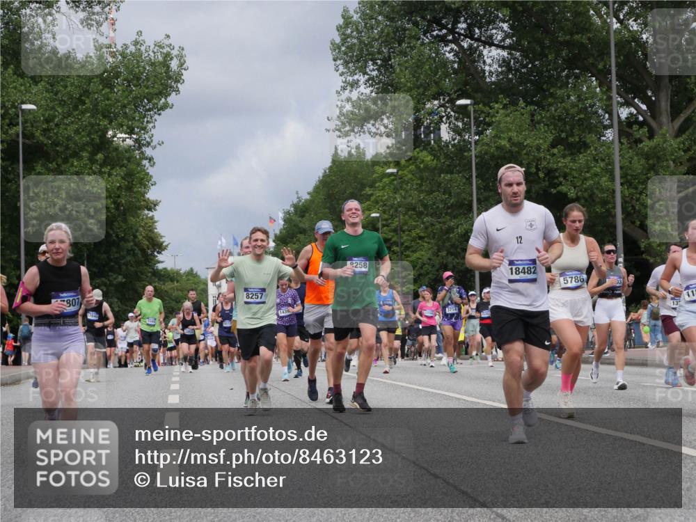 29.06.2025 - hella hamburg halbmarathon Luisa Fischer http://msf.ph/oto/8463123 29.06.2025 10:40:10 Kennedybrücke 807, 8257, 1439, 6, 9258, 3714, 15588, 1715352, 12, 18482, 5786, 13, 11, 1253, 1488, 1490, 1952, 2072, 3398, 3428, 3714, 5560, 5786, 6804, 8257, 8258, 8937, 9918, 10862 meine-sportfotos.de