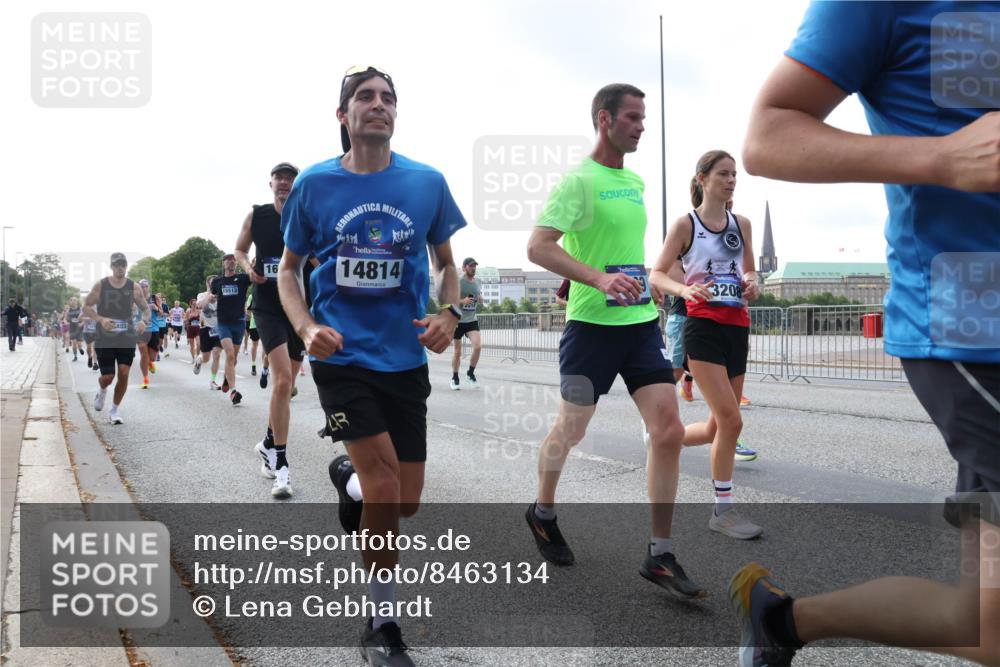 29.06.2025 - hella hamburg halbmarathon Lena Gebhardt http://msf.ph/oto/8463134 29.06.2025 09:54:59 Lombardsbrücke 403, 15512, 16, 14814, 3208, 1200, 1549, 1817, 1942, 2222, 2274, 2367, 2442, 2470, 2561, 2592, 2596, 2670, 2816, 2955, 3208, 3209, 3258, 4121, 4816, 4832, 5399, 5447, 5638, 5705, 5706, 5884, 6027, 6290, 6389, 6723, 6819, 6923, 6938, 6978, 6991, 7087, 7274, 7335, 7659, 7908, 8117, 8142, 8371, 8374, 8437, 8482, 8487, 8657, 8693, 8889, 8916, 8981, 9031, 9038, 9051, 9093, 9159, 9476, 9661, 9710, 9869, 9924, 9931, 11333 meine-sportfotos.de