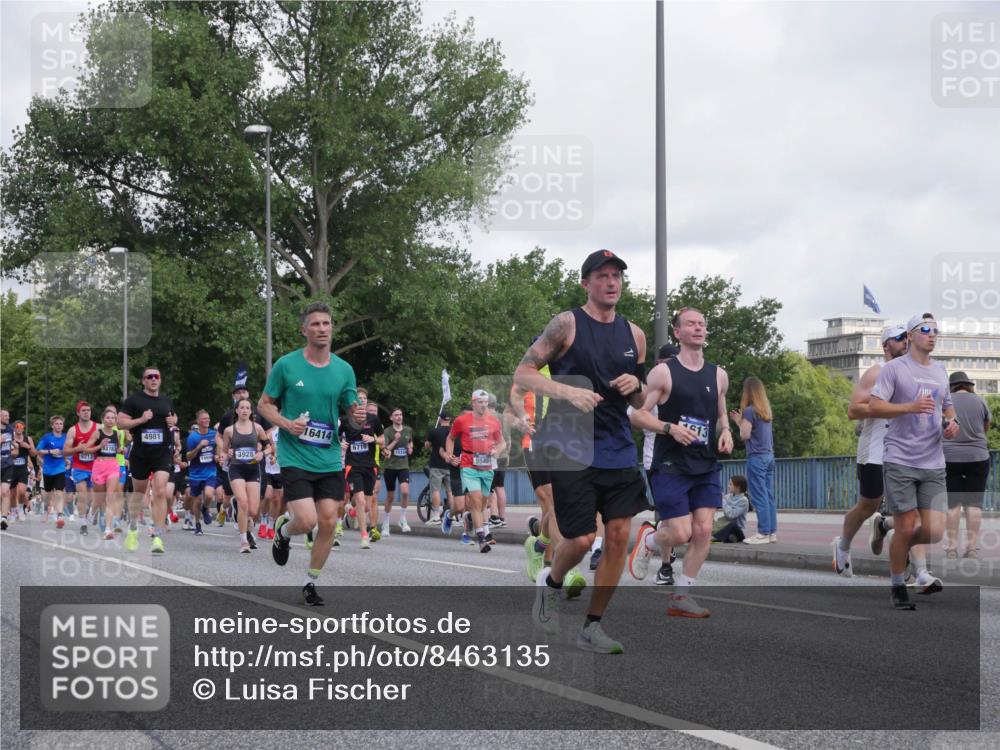 29.06.2025 - hella hamburg halbmarathon Luisa Fischer http://msf.ph/oto/8463135 29.06.2025 09:55:33 Kennedybrücke 9213, 16414, 4981, 6716, 15334, 12783, 3928, 13, 1012, 1070, 1613, 1735, 1782, 2048, 2189, 2590, 2970, 3021, 3098, 3304, 3907, 3917, 3928, 4277, 4933, 4981, 5476, 5682, 6152, 6716, 7005, 7093, 7325, 7599, 7843, 8145, 8664, 8694, 8722, 9081, 9213, 9538, 9540, 10000, 10313, 10750 meine-sportfotos.de