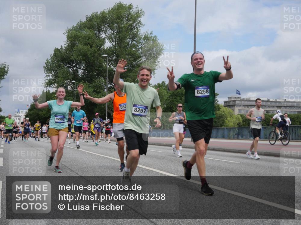 29.06.2025 - hella hamburg halbmarathon Luisa Fischer http://msf.ph/oto/8463258 29.06.2025 10:40:13 Kennedybrücke 15992, 12463, 3714, 553, 8257, 139, 8258, 1253, 1253, 1488, 1490, 1597, 1952, 2072, 2552, 3165, 3398, 3428, 3714, 5560, 5786, 6804, 7202, 7235, 7707, 7823, 8257, 8258, 8315, 10862 meine-sportfotos.de