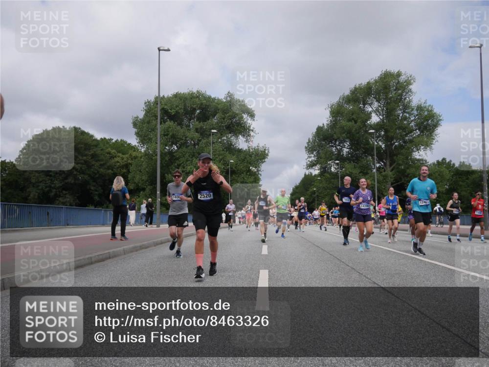 29.06.2025 - hella hamburg halbmarathon Luisa Fischer http://msf.ph/oto/8463326 29.06.2025 10:40:16 Kennedybrücke 1836, 2520, 12463, 148, 56, 1118, 1253, 1488, 1490, 1597, 1952, 2552, 3165, 3714, 3873, 5560, 5786, 6804, 7202, 7235, 7707, 7823, 8257, 8258, 8315, 10024, 10112 meine-sportfotos.de