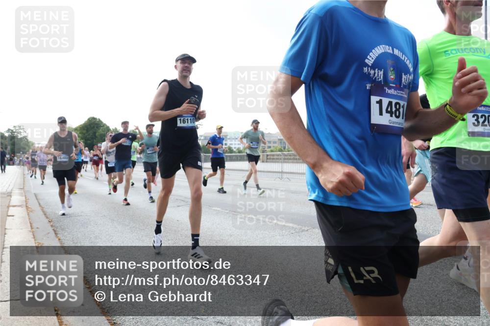 29.06.2025 - hella hamburg halbmarathon Lena Gebhardt http://msf.ph/oto/8463347 29.06.2025 09:54:59 Lombardsbrücke 16403, 8512, 160, 16110, 1481, 320, 1200, 1549, 1817, 1942, 2222, 2274, 2367, 2442, 2470, 2561, 2592, 2596, 2670, 2816, 2955, 3208, 3209, 3258, 4121, 4816, 4832, 5399, 5447, 5638, 5705, 5706, 5884, 6027, 6290, 6389, 6723, 6819, 6923, 6938, 6978, 6991, 7087, 7274, 7335, 7659, 7908, 8117, 8142, 8371, 8374, 8437, 8482, 8487, 8657, 8693, 8889, 8916, 8981, 9031, 9038, 9051, 9093, 9159, 9476, 9661, 9710, 9869, 9924, 9931, 11333 meine-sportfotos.de