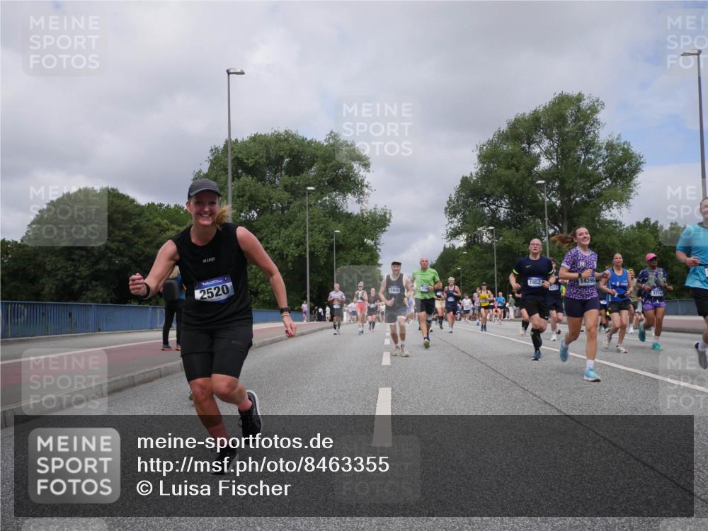 29.06.2025 - hella hamburg halbmarathon Luisa Fischer http://msf.ph/oto/8463355 29.06.2025 10:40:17 Kennedybrücke 2520, 1952, 14396, 8315, 17840, 3714, 56, 1022, 1118, 1253, 1488, 1490, 1597, 1952, 2552, 3165, 3230, 3714, 3873, 5560, 6804, 7202, 7235, 7707, 7823, 8315, 10024, 10112 meine-sportfotos.de