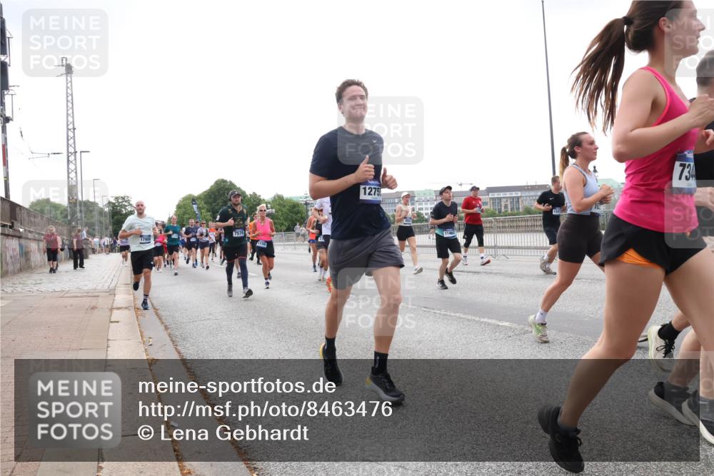 29.06.2025 - hella hamburg halbmarathon Lena Gebhardt http://msf.ph/oto/8463476 29.06.2025 10:32:10 Lombardsbrücke 17958, 7570, 5156, 1275, 734, 1235, 1311, 1373, 1640, 1879, 1987, 2349, 2384, 2672, 2831, 2832, 2943, 3022, 3221, 3239, 3358, 3365, 3571, 3707, 3751, 3752, 3778, 3822, 4314, 4365, 4605, 4857, 4877, 4924, 5156, 5496, 5601, 5658, 5743, 5941, 6160, 6218, 6252, 6718, 6727, 7135, 7239, 7295, 7334, 7344, 7468, 7535, 7570, 7695, 7789, 7816, 7898, 8124, 8127, 8175, 8303, 8304, 8538, 8620, 8625, 8787, 8806, 8840, 8914, 8993, 9078, 9104, 9125, 9206, 9478 meine-sportfotos.de