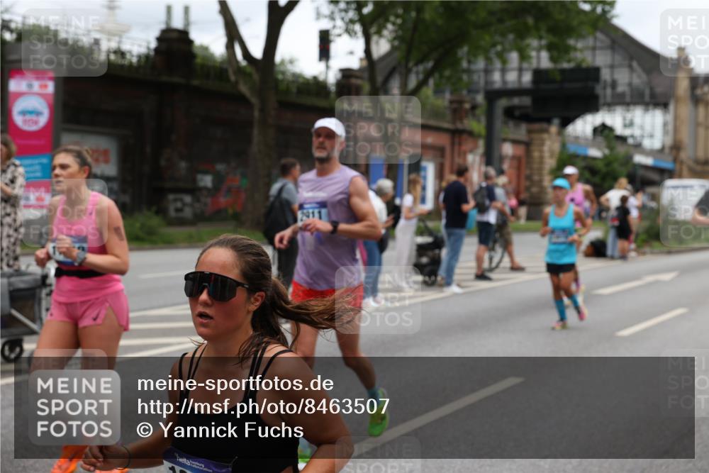 29.06.2025 - hella hamburg halbmarathon Yannick Fuchs http://msf.ph/oto/8463507 29.06.2025 10:56:56 20KM 1114, 1126, 1194, 1212, 1420, 1427, 1531, 1674, 1851, 1881, 2447, 2582, 2683, 2911, 3001, 3182, 3248, 3625, 3740, 4389, 4511, 4538, 5058, 5653, 5708, 5763, 6142, 6311, 6602, 6966, 7453, 8068, 8176, 8721, 9306, 9554, 11310, 12004, 12008, 12286, 12571, 12836, 12978, 13739, 13874, 13939, 14348, 14677, 14917, 16420, 16540, 17045, 17096, 17119, 17142, 17818, 18359, 18382, 18530, 18999, 19241 meine-sportfotos.de