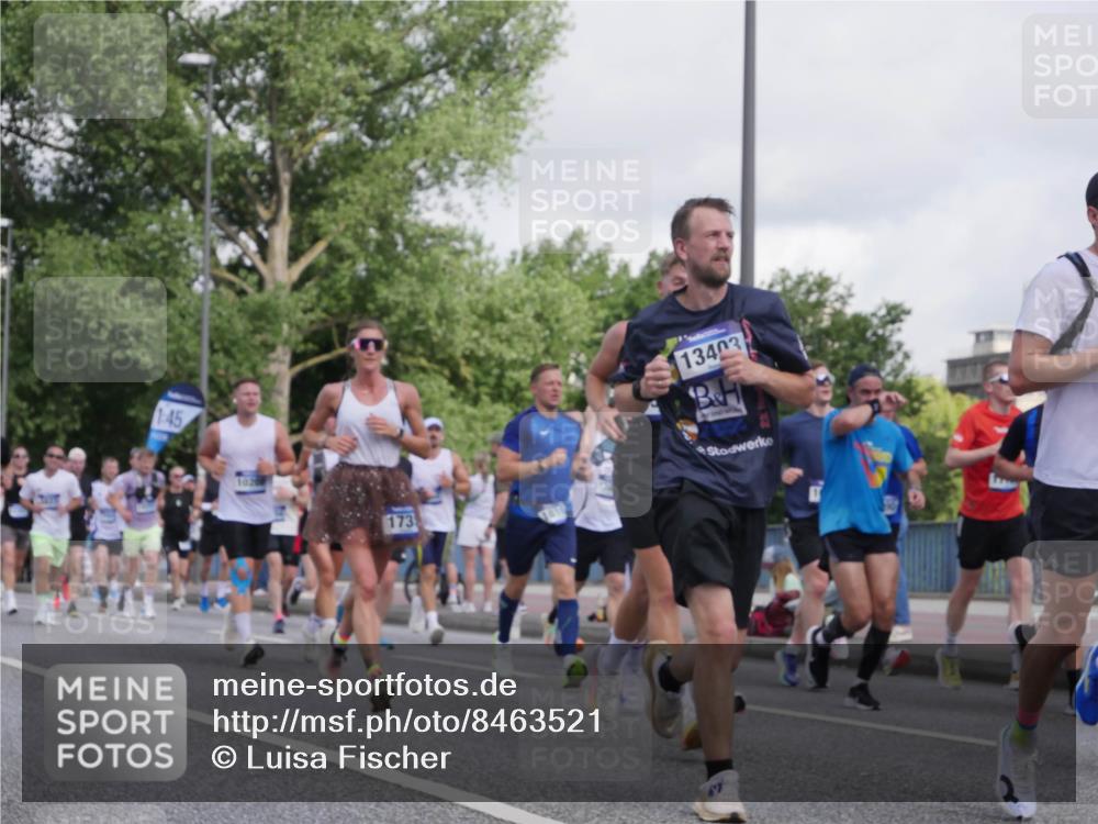 29.06.2025 - hella hamburg halbmarathon Luisa Fischer http://msf.ph/oto/8463521 29.06.2025 09:55:41 Kennedybrücke 1, 45, 13403, 173, 1012, 1163, 1176, 1735, 2048, 2189, 2213, 2590, 2788, 2970, 3021, 3304, 3907, 3917, 4277, 4933, 4997, 5623, 5682, 6712, 7093, 7204, 7765, 8145, 8694, 8704, 8722, 9213, 9232, 9374, 9534, 9538, 9585, 10208, 10246, 10313 meine-sportfotos.de