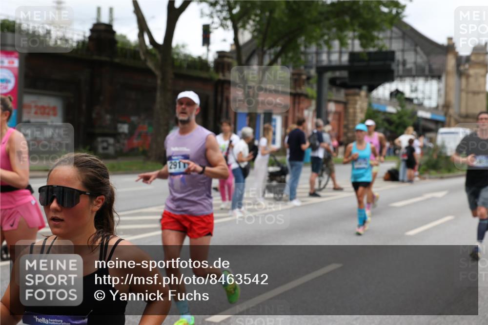 29.06.2025 - hella hamburg halbmarathon Yannick Fuchs http://msf.ph/oto/8463542 29.06.2025 10:56:57 20KM 1114, 1126, 1194, 1420, 1427, 1531, 1851, 1881, 2447, 2582, 2683, 2911, 3001, 3182, 3248, 3625, 3740, 4389, 4511, 4538, 5058, 5653, 5708, 5763, 6142, 6311, 6602, 6966, 7453, 8068, 8176, 8478, 8721, 9306, 9554, 11310, 11402, 12004, 12008, 12571, 12836, 12978, 13739, 13874, 13939, 14348, 14677, 14917, 16371, 16420, 16540, 17045, 17096, 17119, 17142, 17818, 18359, 18382, 18530, 18999, 19241 meine-sportfotos.de