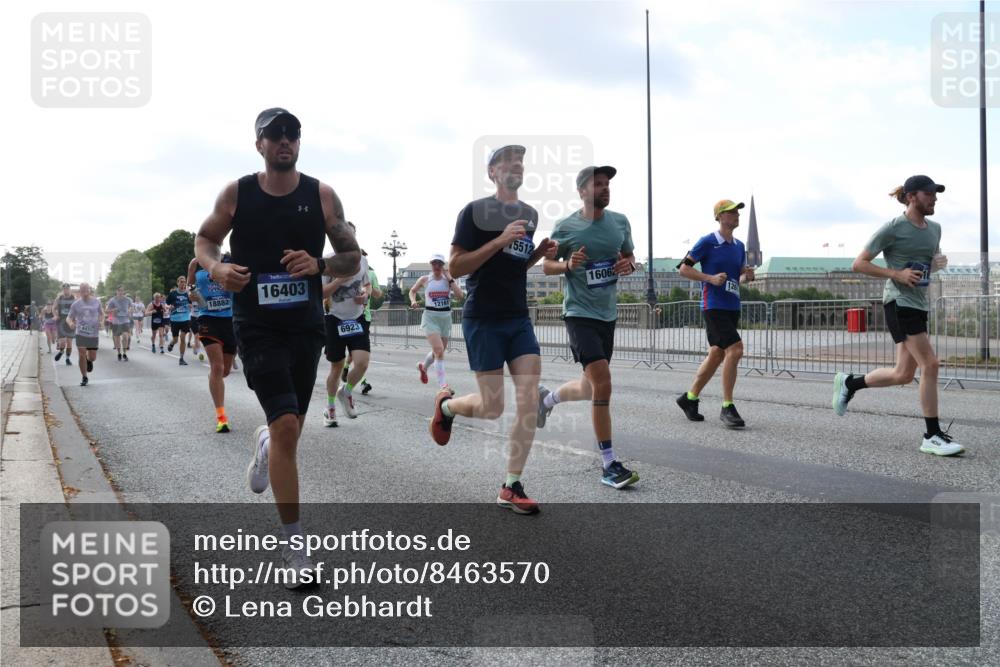 29.06.2025 - hella hamburg halbmarathon Lena Gebhardt http://msf.ph/oto/8463570 29.06.2025 09:55:01 Lombardsbrücke 9476, 18882, 16403, 6923, 12161, 5512, 16062, 126, 1200, 1683, 1817, 1942, 2222, 2274, 2367, 2442, 2470, 2592, 2596, 2670, 2816, 2955, 3208, 3209, 3258, 3747, 4121, 4832, 5399, 5447, 5638, 5705, 5706, 5884, 6027, 6290, 6389, 6723, 6836, 6923, 6938, 6978, 6991, 7052, 7087, 7274, 7335, 7659, 7908, 8117, 8371, 8374, 8437, 8482, 8487, 8657, 8693, 8889, 8916, 8981, 9031, 9038, 9051, 9093, 9159, 9476, 9661, 9710, 9869, 9924, 9931, 11333 meine-sportfotos.de