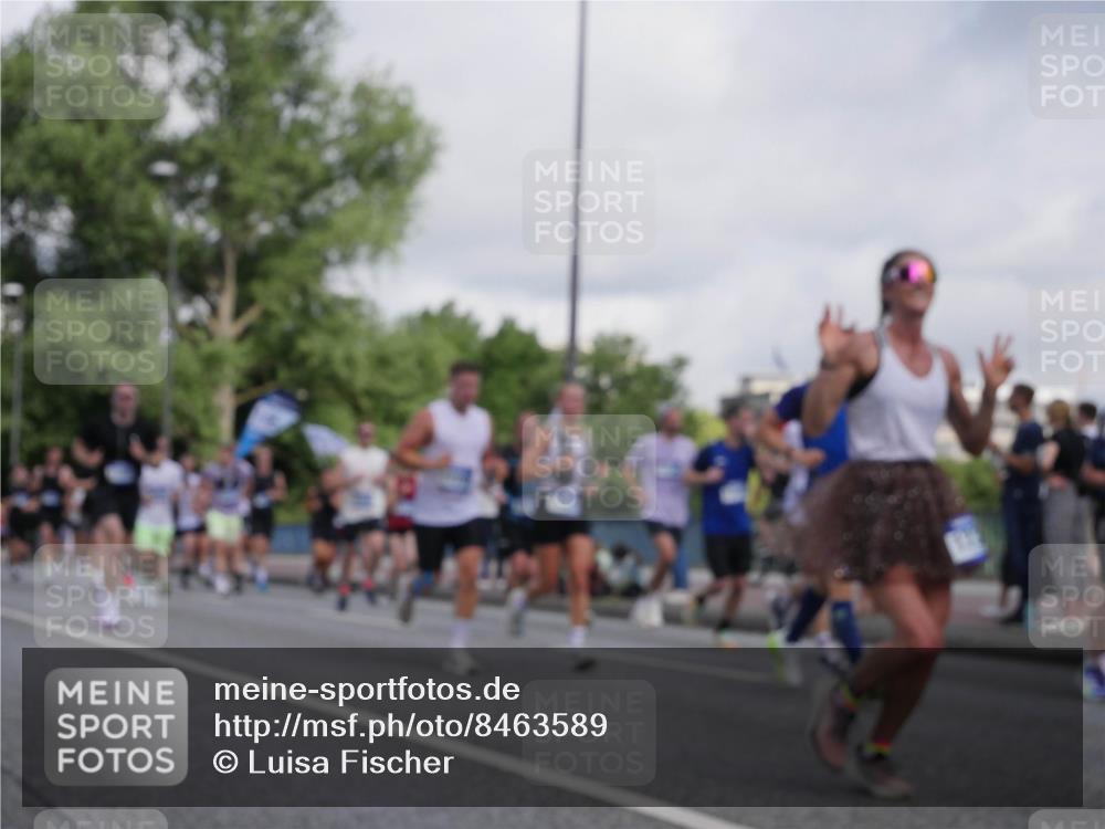 29.06.2025 - hella hamburg halbmarathon Luisa Fischer http://msf.ph/oto/8463589 29.06.2025 09:55:43 Kennedybrücke 1012, 1163, 1176, 1391, 1735, 2048, 2213, 2590, 2788, 2970, 3021, 3304, 3907, 4933, 4997, 5623, 5624, 5682, 6712, 7147, 7204, 7765, 8063, 8145, 8704, 8722, 8819, 9232, 9374, 9534, 9538, 9585, 10208, 10246, 10313 meine-sportfotos.de