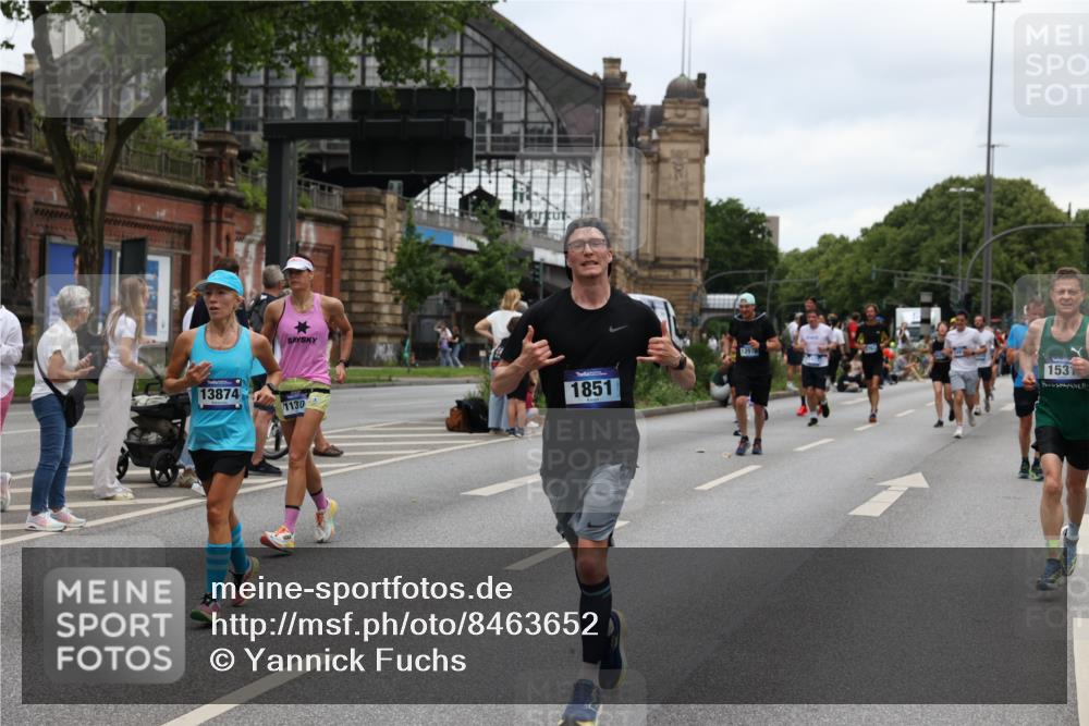 29.06.2025 - hella hamburg halbmarathon Yannick Fuchs http://msf.ph/oto/8463652 29.06.2025 10:56:57 20KM 1114, 1126, 1194, 1420, 1427, 1531, 1851, 1881, 2447, 2582, 2683, 2911, 3001, 3182, 3248, 3625, 3740, 4389, 4511, 4538, 5058, 5653, 5708, 5763, 6142, 6311, 6602, 6966, 7453, 8068, 8176, 8478, 8721, 9306, 9554, 11310, 11402, 12004, 12008, 12571, 12836, 12978, 13739, 13874, 13939, 14348, 14677, 14917, 16371, 16420, 16540, 17045, 17096, 17119, 17142, 17818, 18359, 18382, 18530, 18999, 19241 meine-sportfotos.de