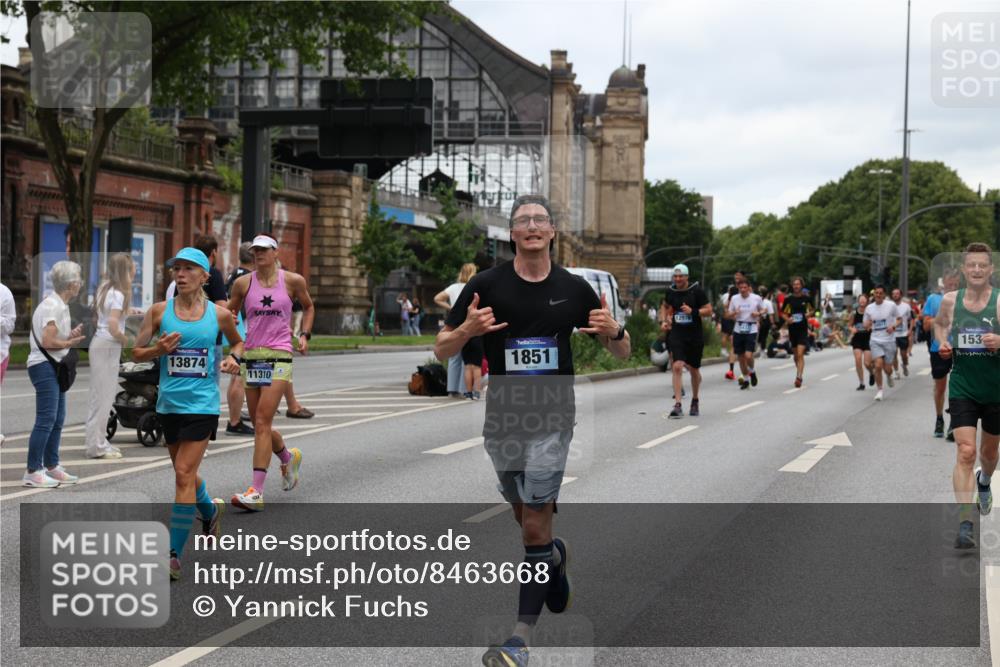 29.06.2025 - hella hamburg halbmarathon Yannick Fuchs http://msf.ph/oto/8463668 29.06.2025 10:56:57 20KM 1114, 1126, 1194, 1420, 1427, 1531, 1851, 1881, 2447, 2582, 2683, 2911, 3001, 3182, 3248, 3625, 3740, 4389, 4511, 4538, 5058, 5653, 5708, 5763, 6142, 6311, 6602, 6966, 7453, 8068, 8176, 8478, 8721, 9306, 9554, 11310, 11402, 12004, 12008, 12571, 12836, 12978, 13739, 13874, 13939, 14348, 14677, 14917, 16371, 16420, 16540, 17045, 17096, 17119, 17142, 17818, 18359, 18382, 18530, 18999, 19241 meine-sportfotos.de