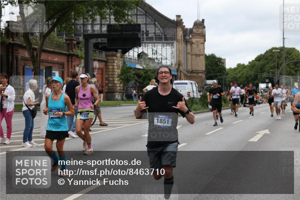 29.06.2025 - hella hamburg halbmarathon Yannick Fuchs http://msf.ph/oto/8463710 29.06.2025 10:56:57 20KM 1114, 1126, 1194, 1420, 1427, 1531, 1851, 1881, 2447, 2582, 2683, 2911, 3001, 3182, 3248, 3625, 3740, 4389, 4511, 4538, 5058, 5653, 5708, 5763, 6142, 6311, 6602, 6966, 7453, 8068, 8176, 8478, 8721, 9306, 9554, 11310, 11402, 12004, 12008, 12571, 12836, 12978, 13739, 13874, 13939, 14348, 14677, 14917, 16371, 16420, 16540, 17045, 17096, 17119, 17142, 17818, 18359, 18382, 18530, 18999, 19241 meine-sportfotos.de