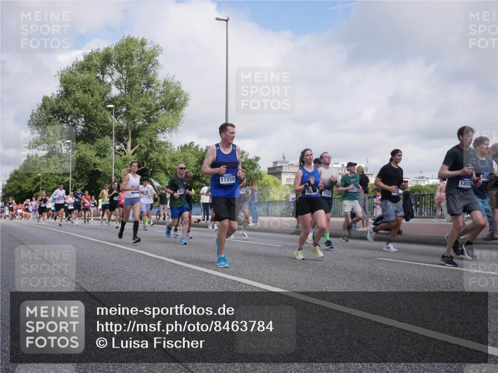 29.06.2025 - hella hamburg halbmarathon Luisa Fischer http://msf.ph/oto/8463784 29.06.2025 09:55:52 Kennedybrücke 17259, 051, 881, 7147, 12035, 806, 1163, 1176, 1391, 1558, 1759, 2213, 2402, 2788, 3146, 4091, 4997, 5624, 6081, 6712, 7147, 7204, 7322, 7450, 8063, 8819, 9544, 9585, 9794 meine-sportfotos.de