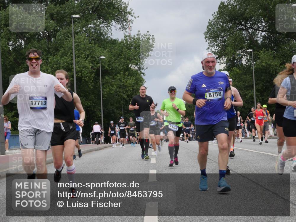 29.06.2025 - hella hamburg halbmarathon Luisa Fischer http://msf.ph/oto/8463795 29.06.2025 10:40:34 Kennedybrücke 17713, 8758, 1954, 4618, 2104, 50, 7544, 177, 19641, 1276, 1339, 1819, 2104, 2199, 2272, 2480, 4347, 4618, 5146, 5640, 5940, 6243, 6584, 6821, 7085, 8758, 9054, 10476, 10798 meine-sportfotos.de