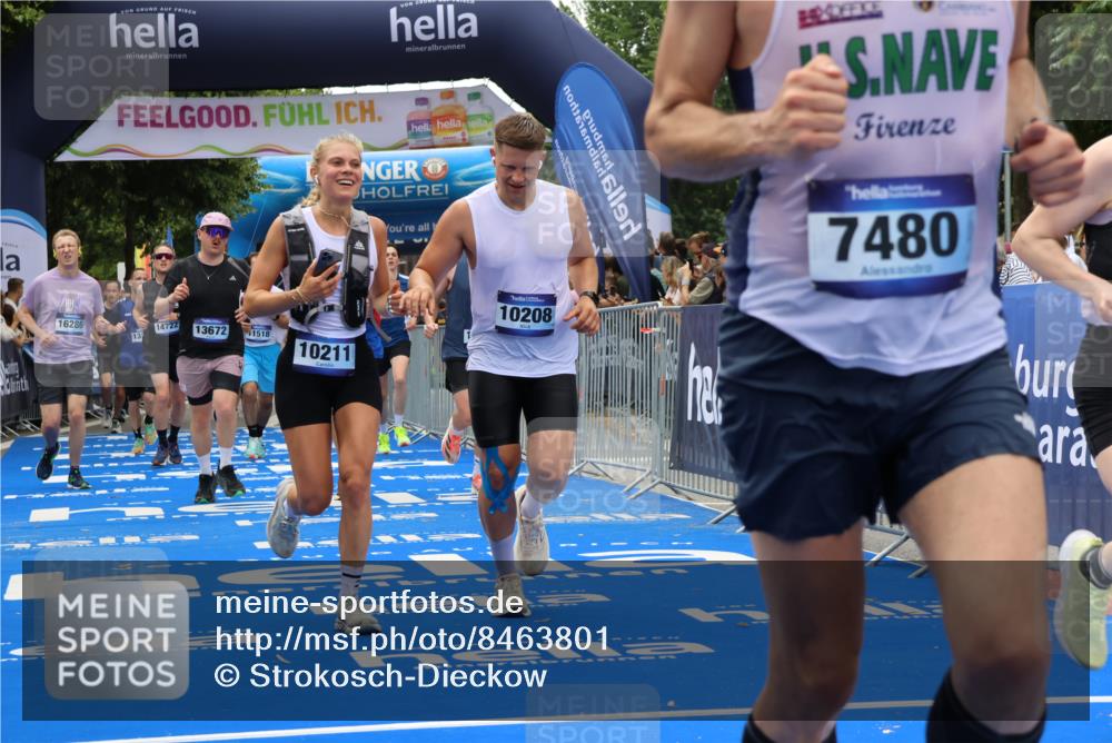 29.06.2025 - hella hamburg halbmarathon Strokosch-Dieckow http://msf.ph/oto/8463801 29.06.2025 10:47:13 Ziel 2623, 2864, 4093, 5024, 6134, 6168, 6203, 6373, 6716, 7480, 7908, 10208, 10211, 11518, 12579, 13007, 13672, 13782, 14722, 15611, 15684, 16286, 17718, 17915, 18856 meine-sportfotos.de